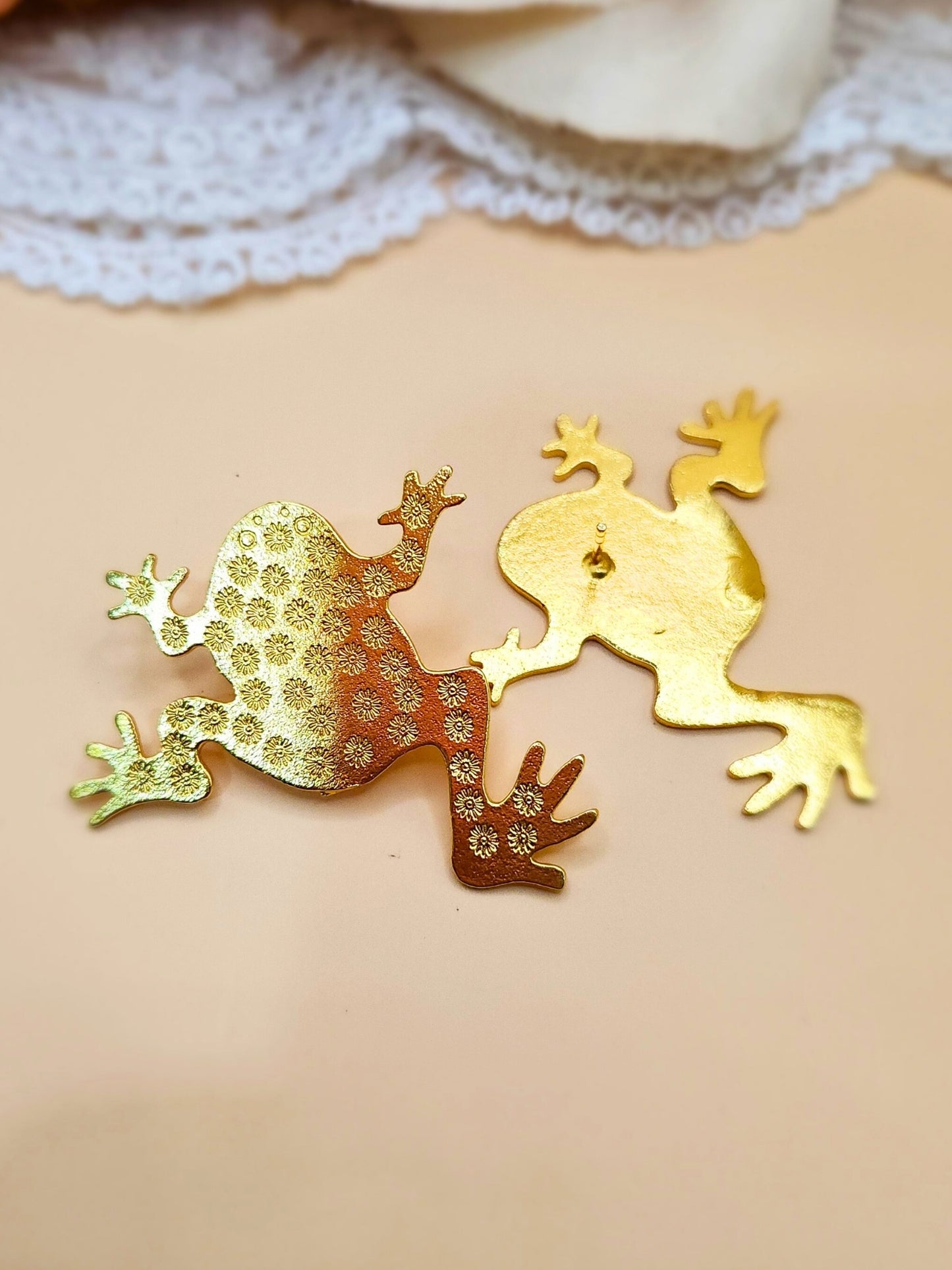 Viana Jewels Ribbit Earrings