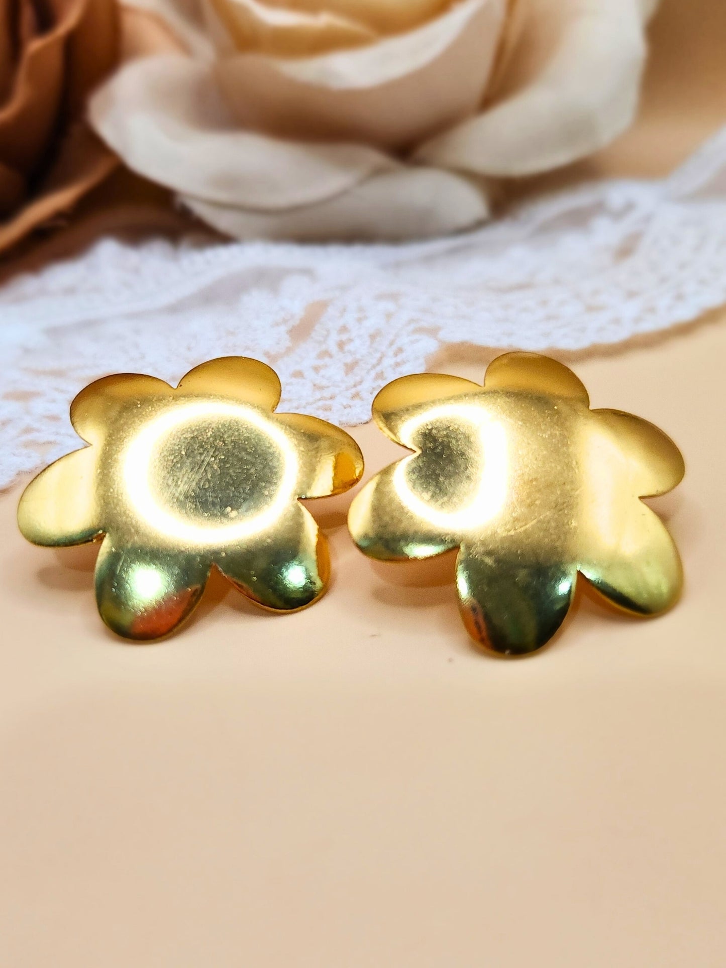 Viana Jewels Bloom Stud Earrings