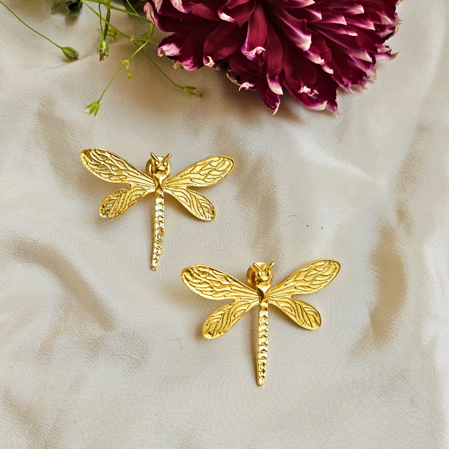 Dragon fly chiq studs