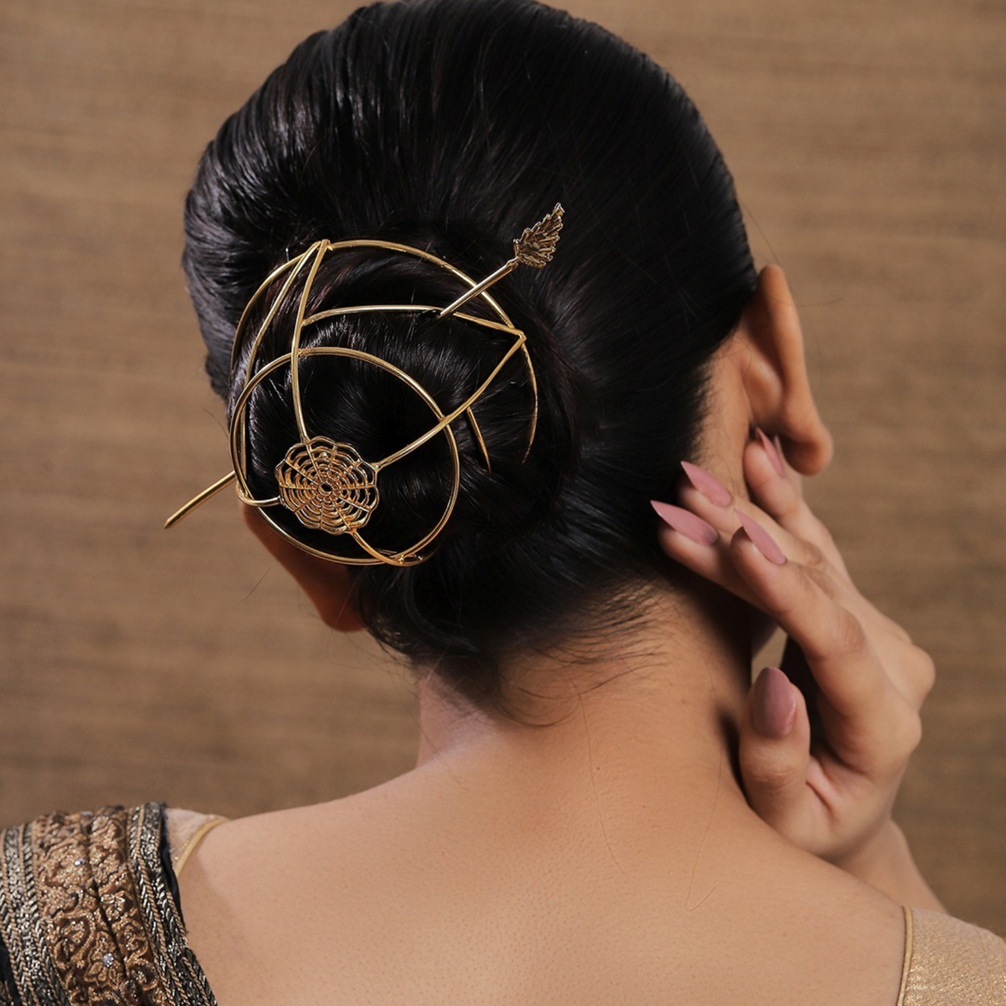 VIANA JEWELS HAIR BUN, Decorative Arrowhead Set, 2 Pieces, Brass
