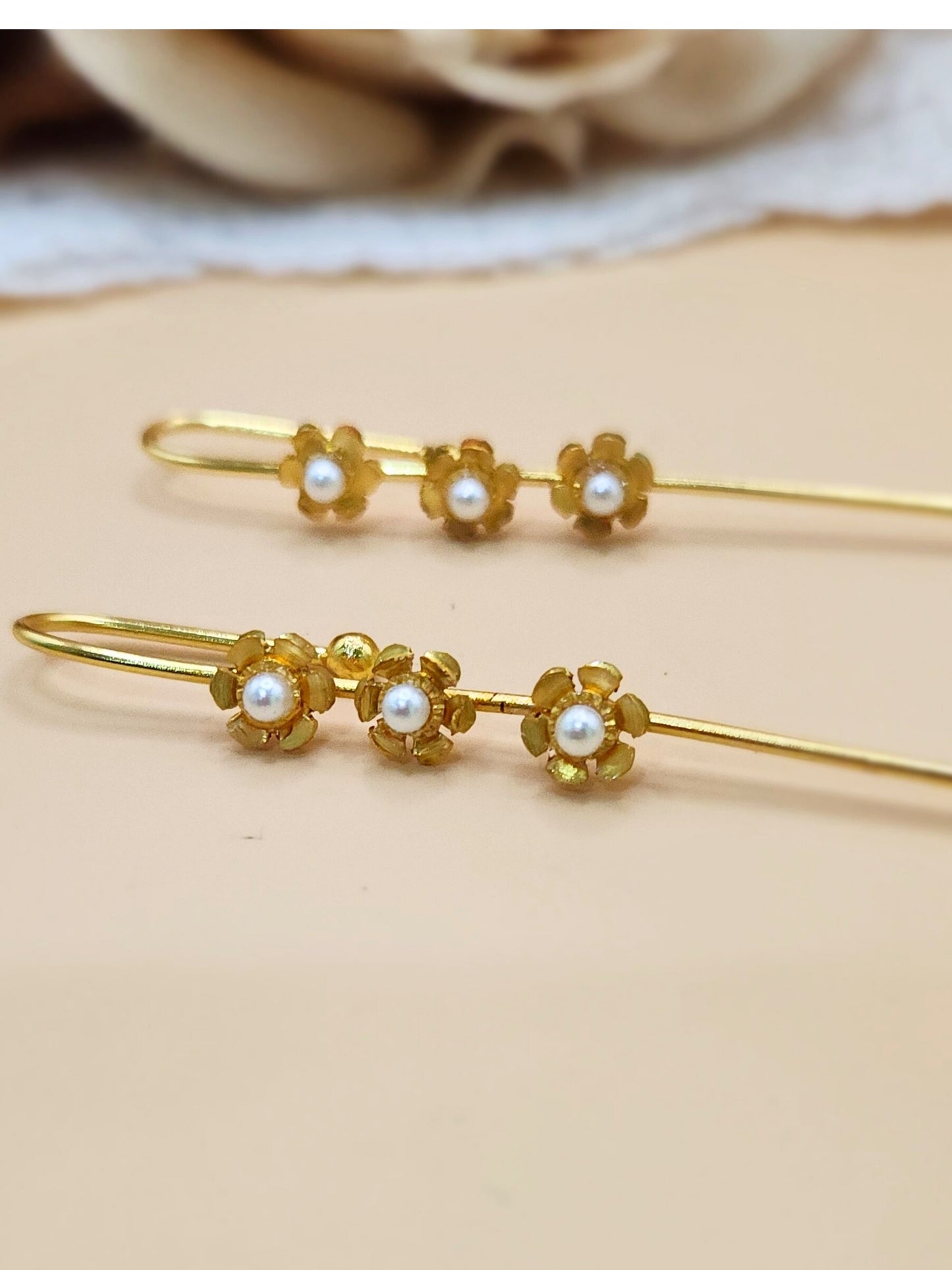 Viana Jewels Pearl flower Earcuff