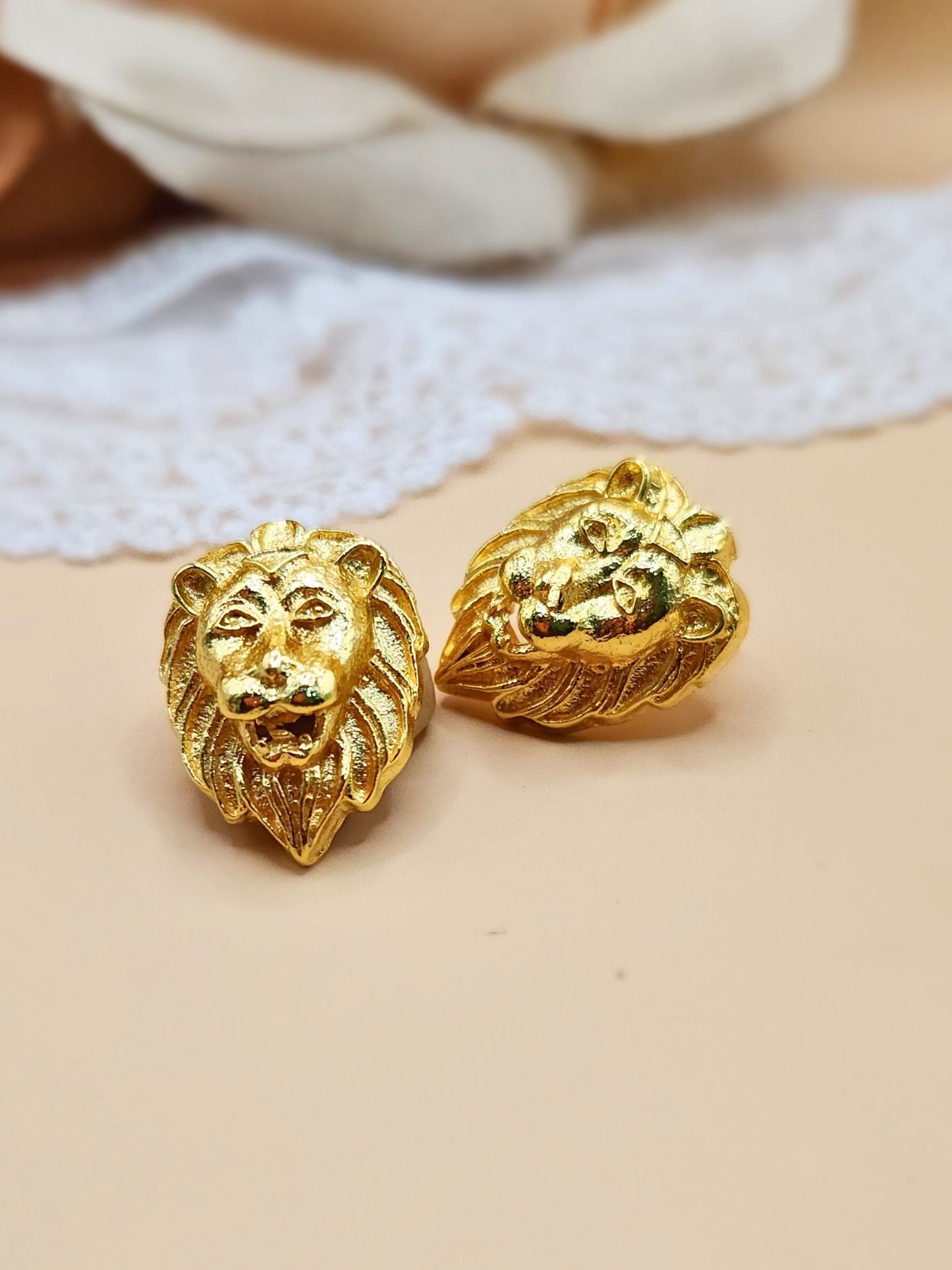 Viana Jewels Leo Stud Earrings