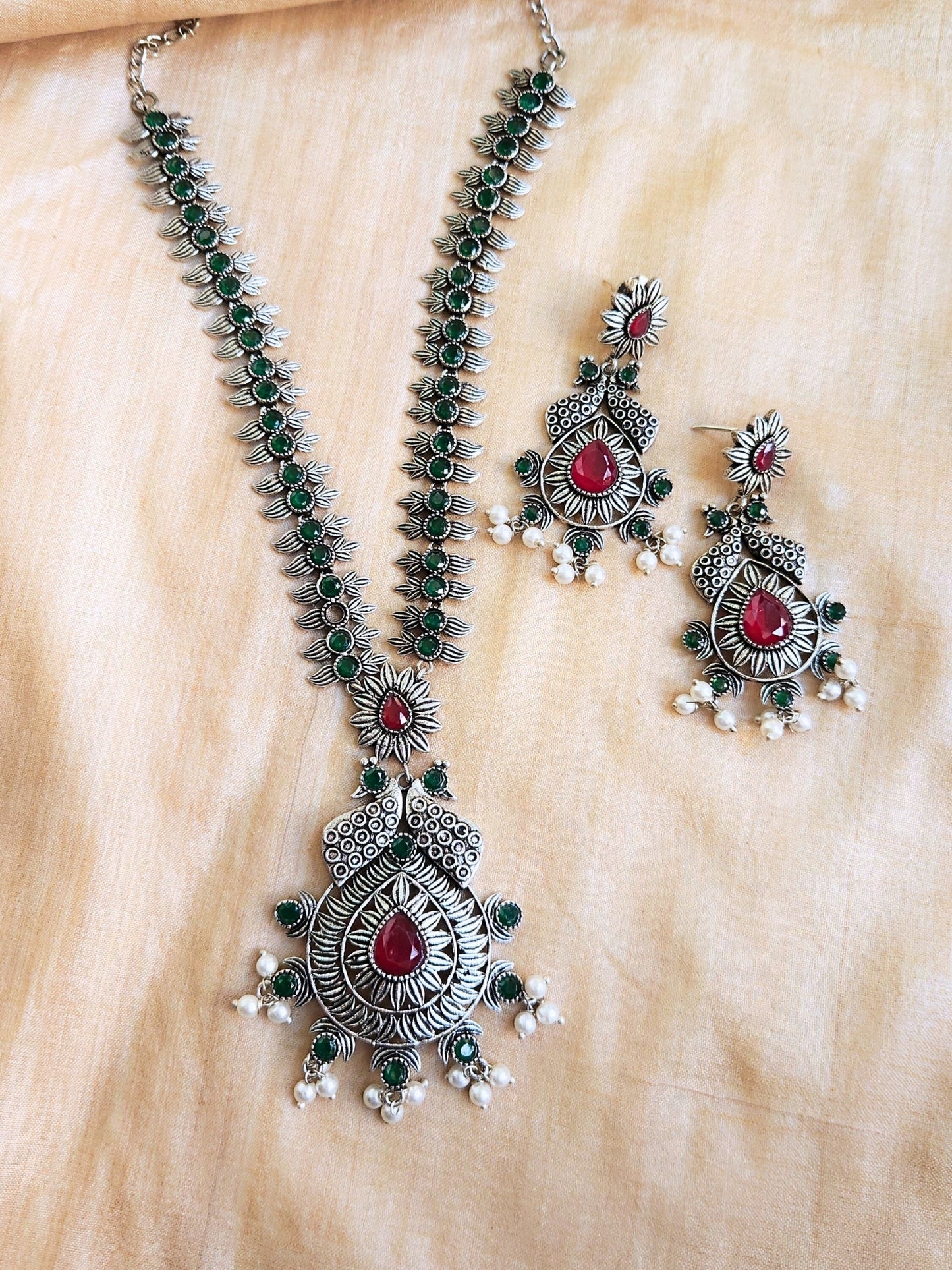 VIANA JEWELS Noori Necklace
