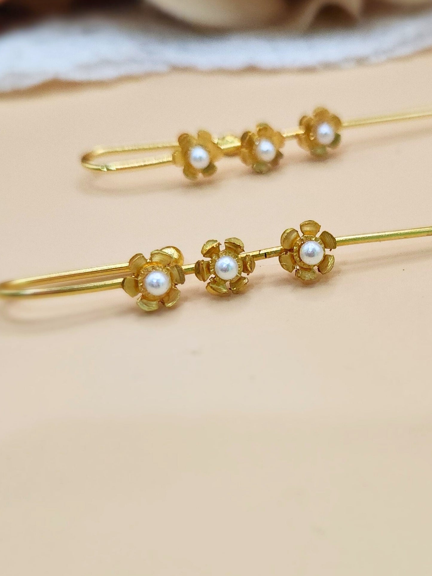 Viana Jewels Pearl flower Earcuff
