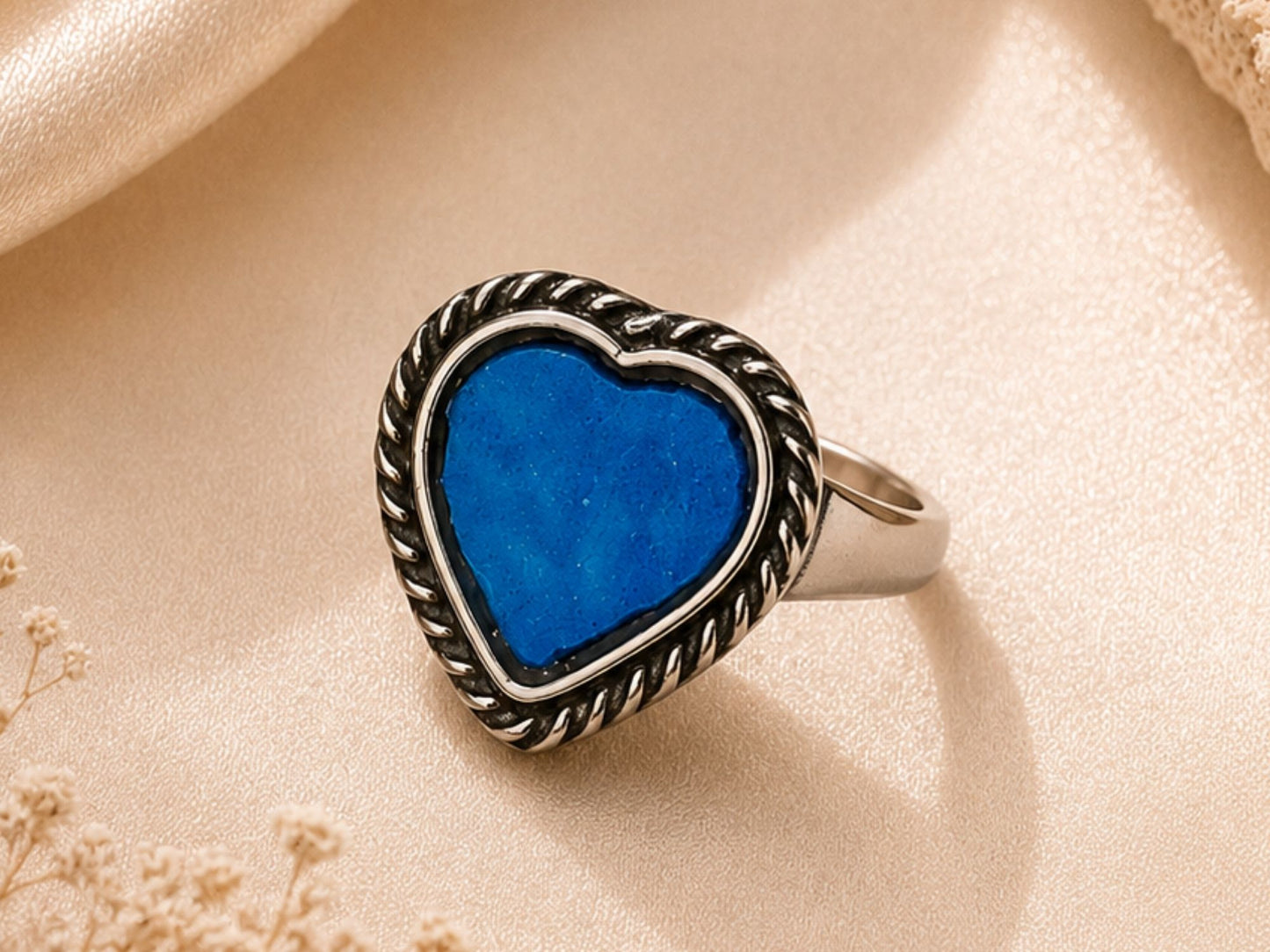 VIANA JEWELS Oxidized Silver Blue Heart Ring