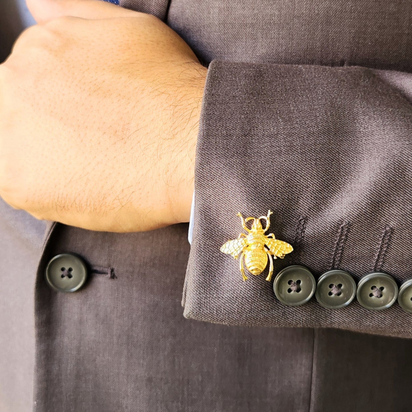 Viana Jewels Busy Bee Brooch