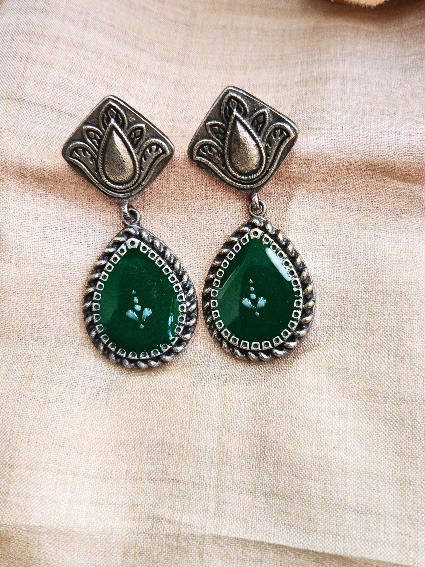 VIANA JEWELS Tulika Earrings