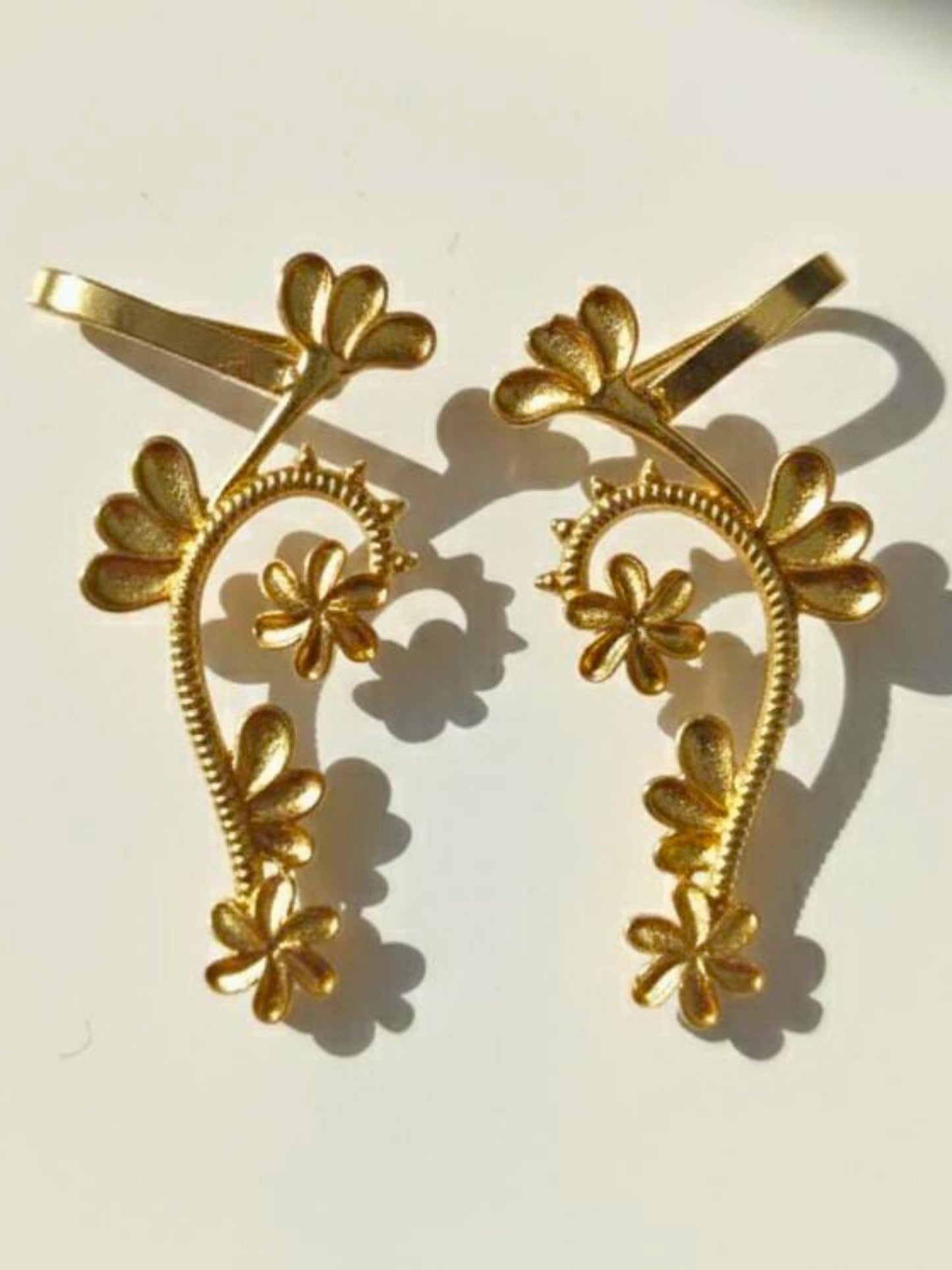 Viana Jewels Petal Earcuff Earrings