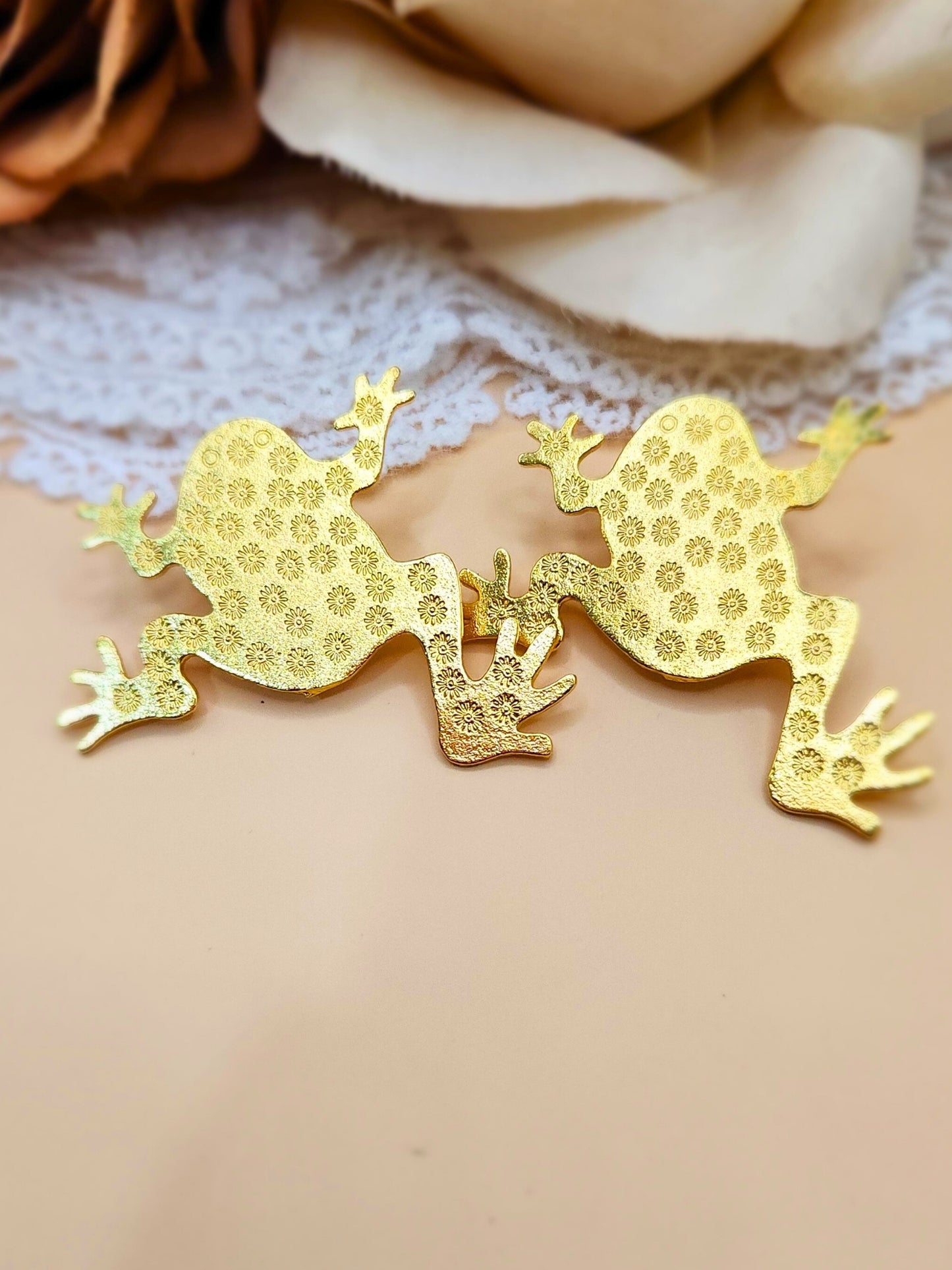 Viana Jewels Ribbit Earrings