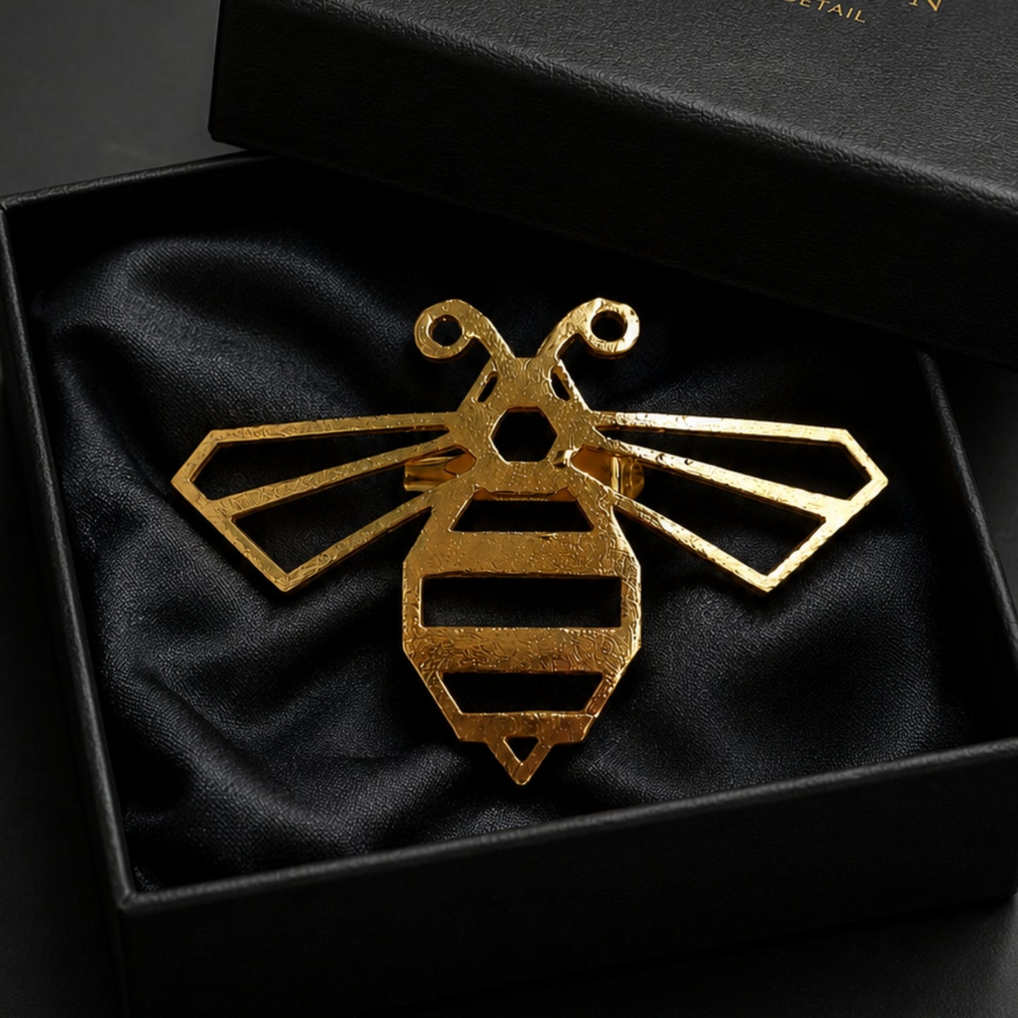 Viana Jewels Imperial Bee Brooch