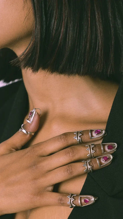 Sassy Adjustable Metal Fingernails  ( Set of 5)