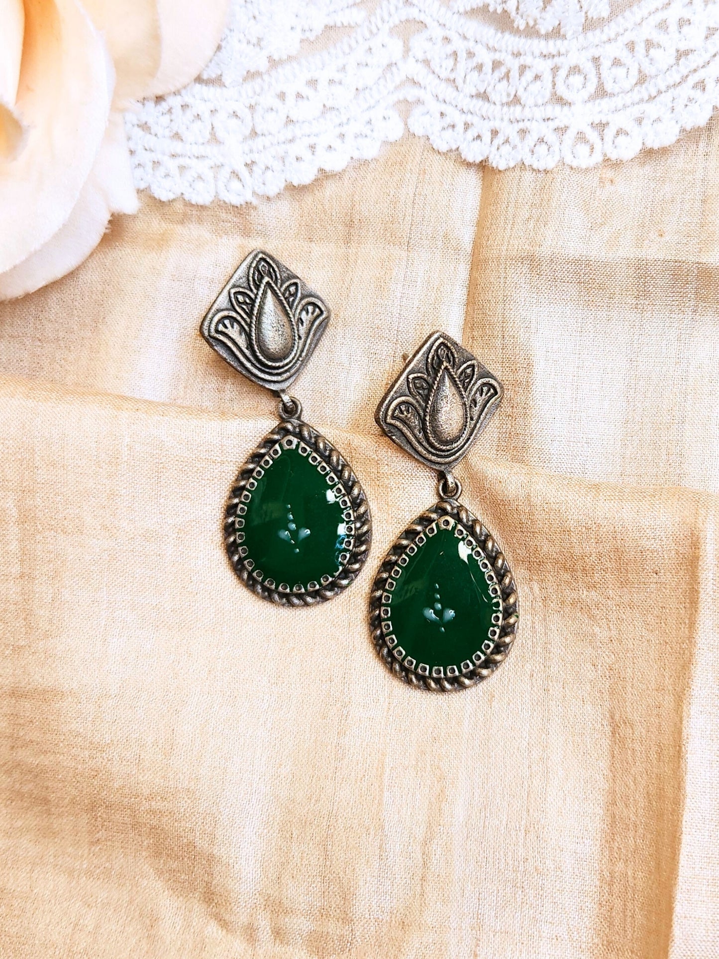 VIANA JEWELS Tulika Earrings