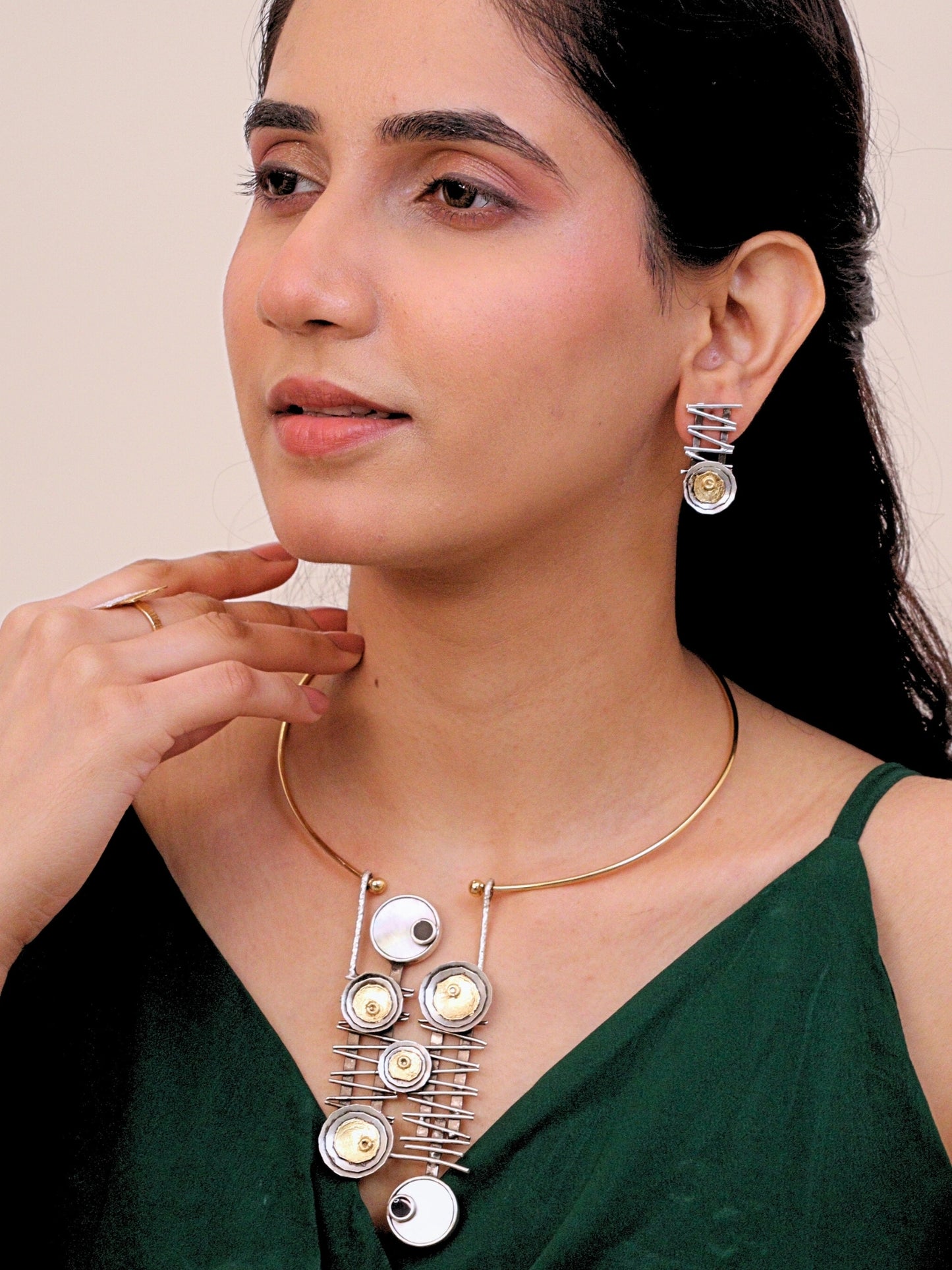 Viana Jewels Tanseem Indo Western Dual Tone Hasli Brass 18K Gold Plated