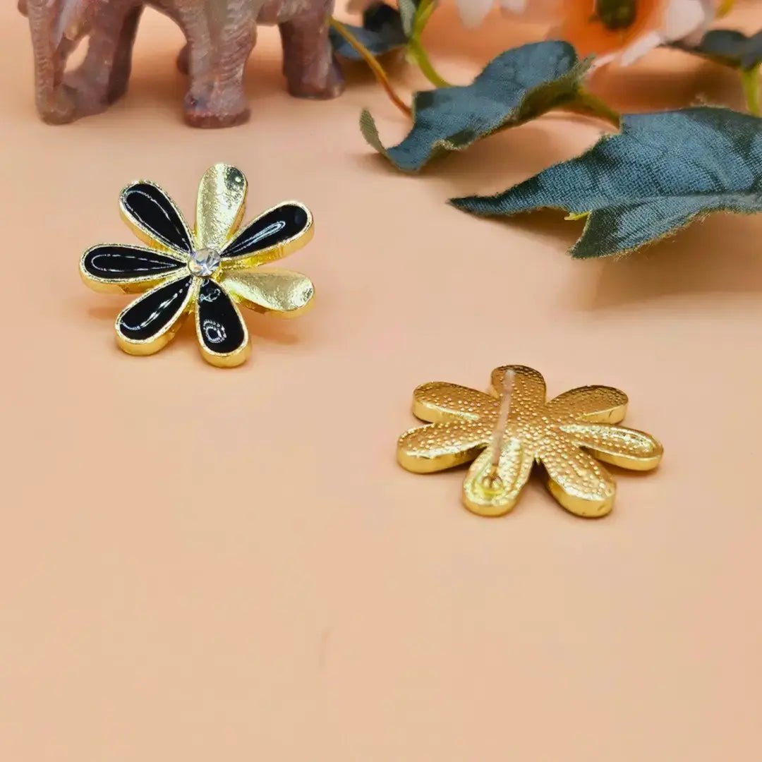 Black n golden floral stud