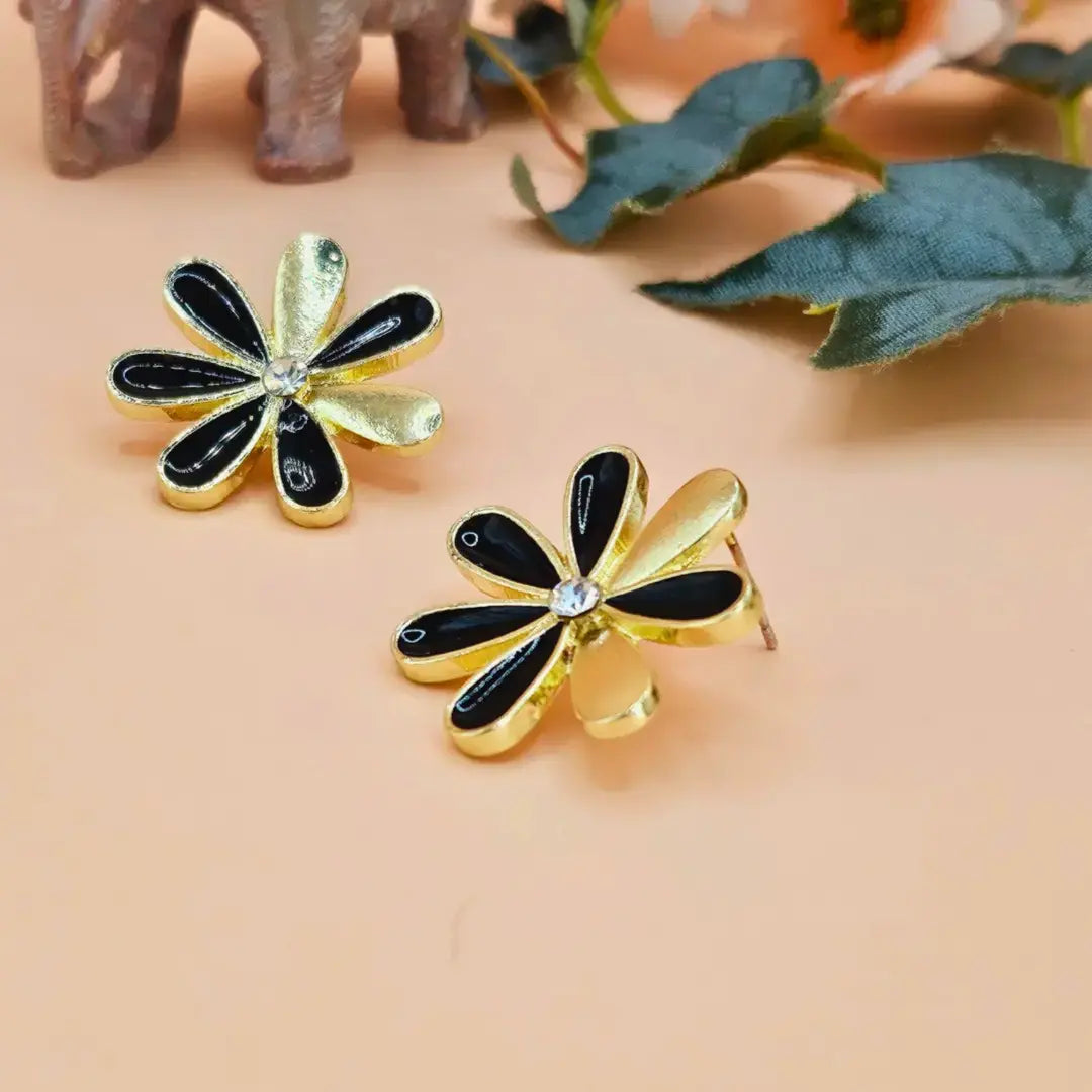 Black n golden floral stud